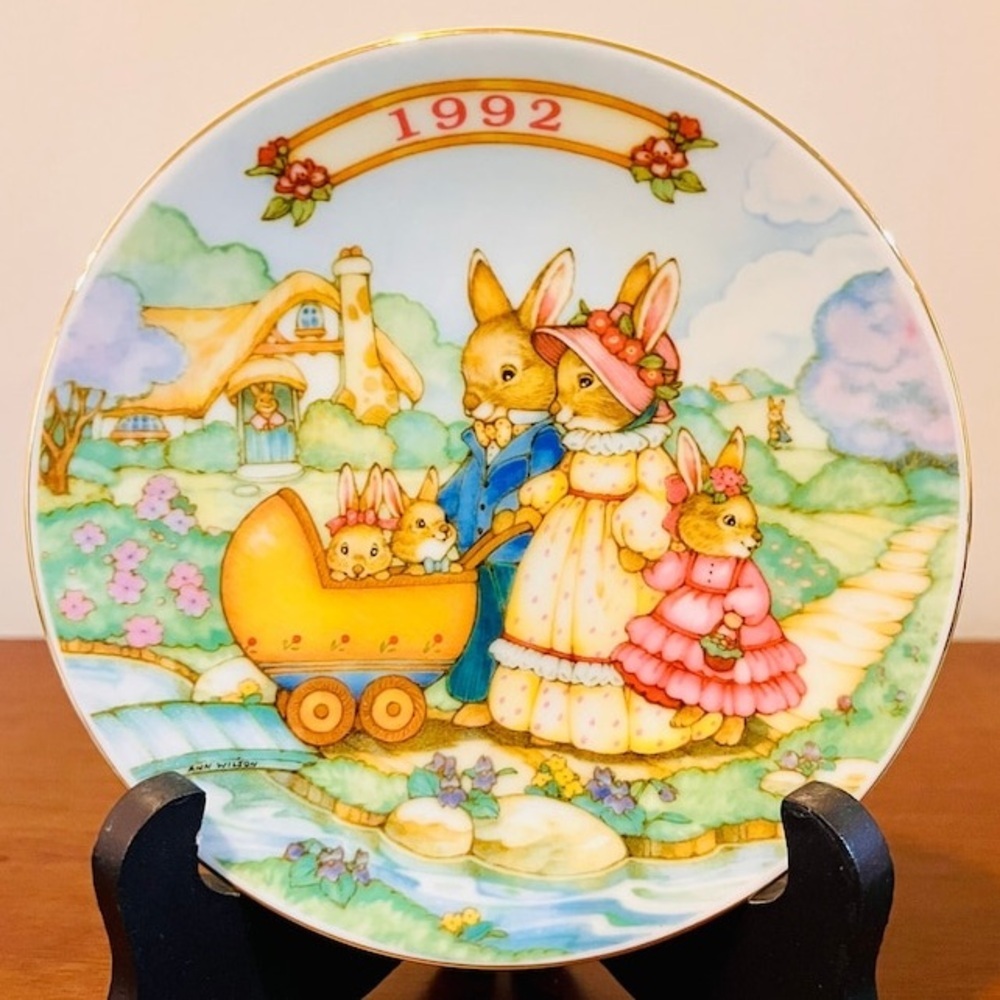 🔥🔥Vintage 1992 “Springtime Stroll” by Avon Porcelain Easter Plate Trimmed …